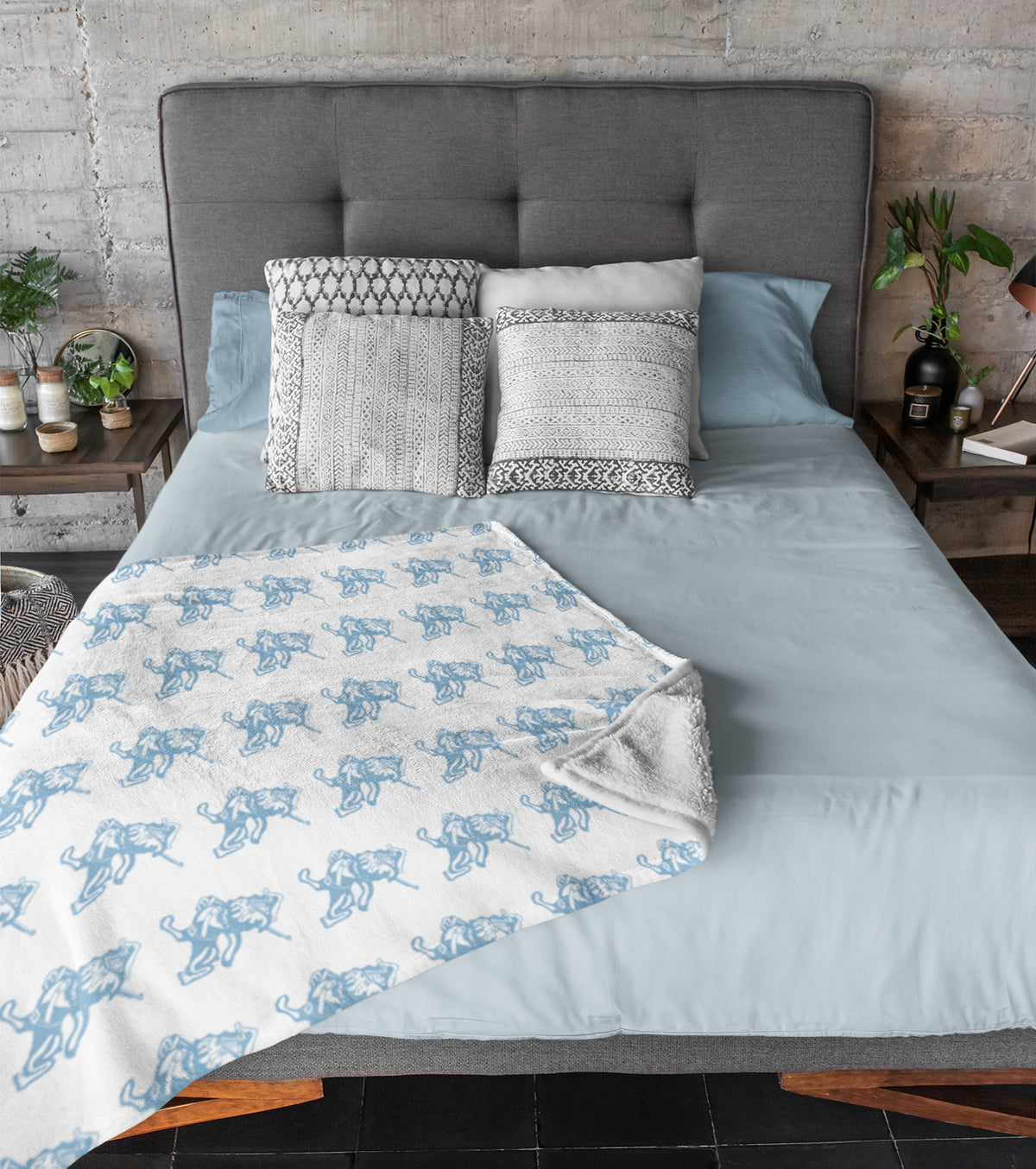 The Marching Bulldog White Blanket-Light blue